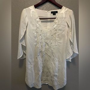 Ladies Marciano Blouse. Great pattern front. Size S